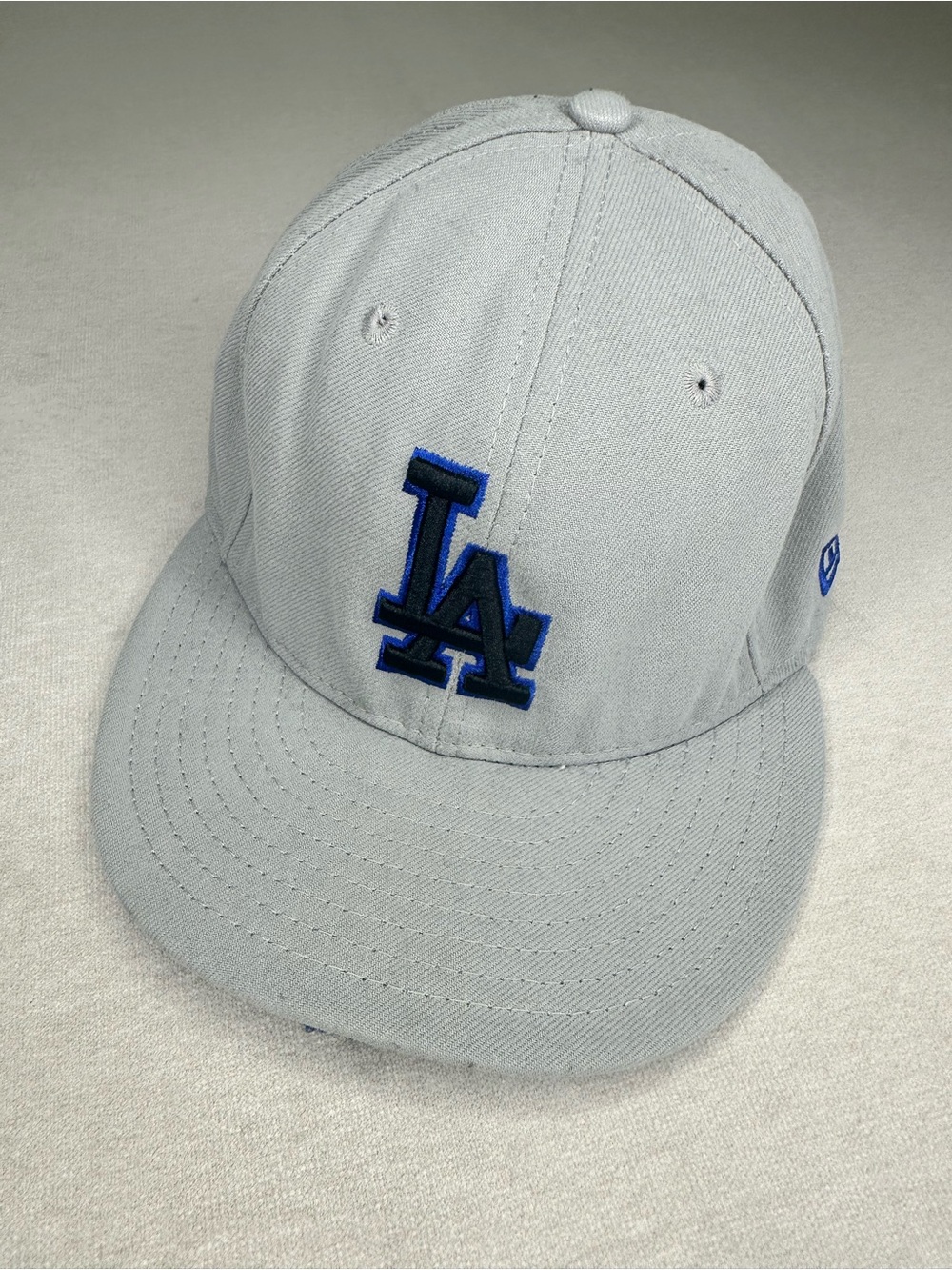 LA 9Fifty SnapBack Baseball Cap in Light Gray and Blue
